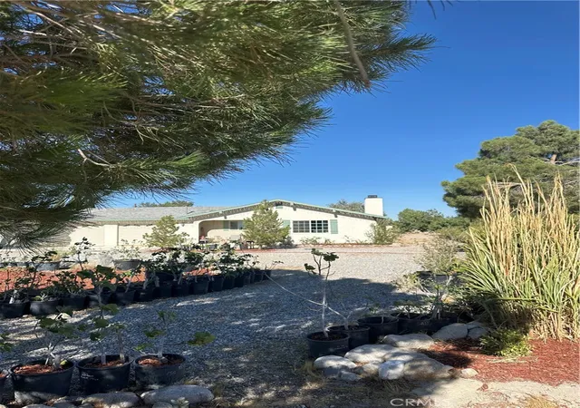 Photo 3 of Single family home for sale at 9181 Visalia, Lucerne Valley, CA 92356 | MLS# IG26129145 | Listing updated on 2026-10-05