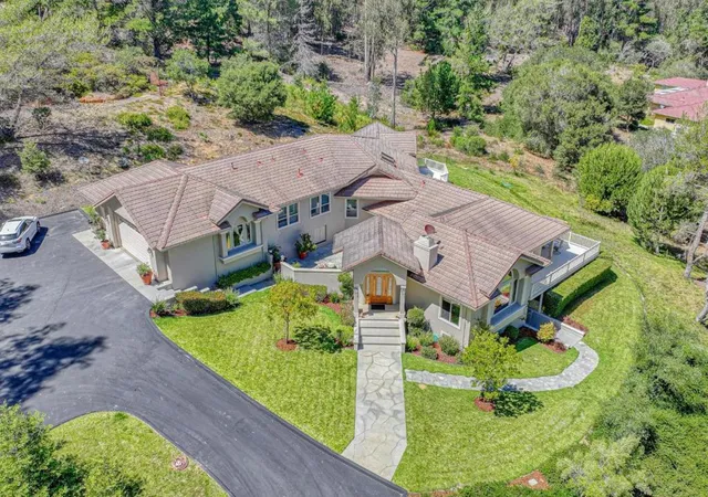 3rd image of 17650 Olson Pl, Salinas, CA 93907 | MLS# ML82051037