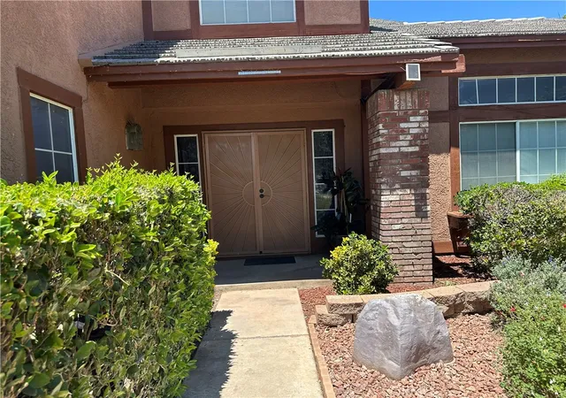 Photo 3 of Single family home for sale at 14800 Snake River Ct, Victorville, CA 92392 | MLS# HD26129112 | Listing updated on 2026-10-10