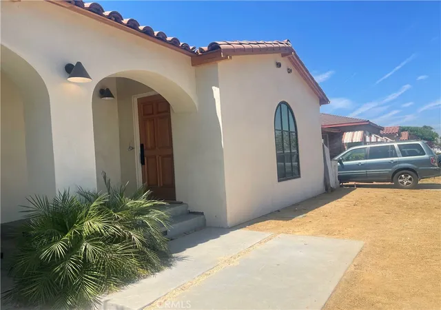 Photo 2 of Sale Pending at 8821 S Gramercy, Los Angeles, CA 90047 | MLS# OC26121484 | Listing updated on 2026-10-09
