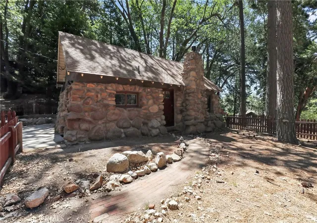 Homes for sale in Running Springs, CA | 2775 View, Running Springs, CA 92382 | MLS# BB26129498
