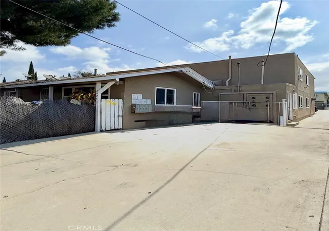 Multi family home for sale at 6924 Gentry, North Hollywood, CA 91605 | MLS# WS26129584