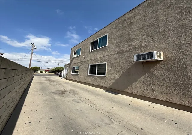 Photo 1 of House for sale at 6924 Gentry, North Hollywood, CA 91605 | MLS# WS26129584 | Listing updated on 2026-06-16