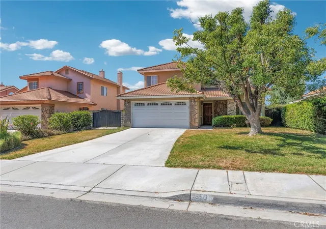 Photo 3 of Single family home for sale at 550 Bruin, Riverside, CA 92507 | MLS# OC26129918 | Listing updated on 2026-06-20