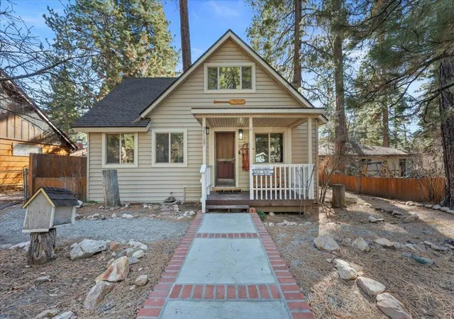 Photo 3 of Single family home for sale at 39187 N Bay Dr, Big Bear Lake, CA 92315 | MLS# 219149215DA | Listing updated on 2026-10-07