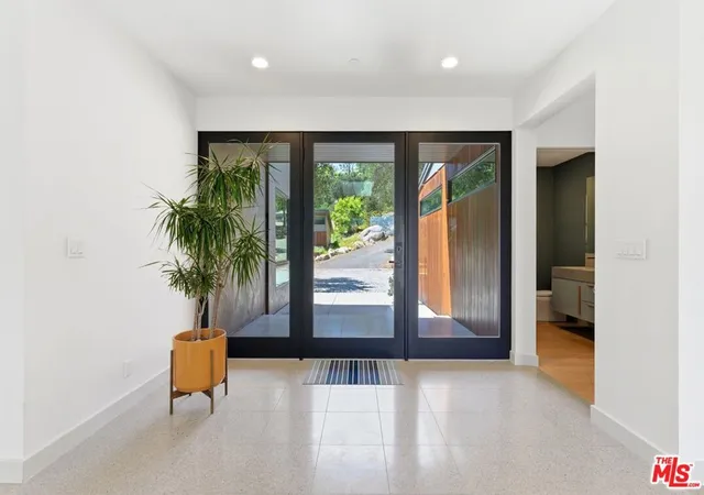 4th image of 3860 Madison Rd, La Canada Flintridge, CA 91011 | MLS# 26847099