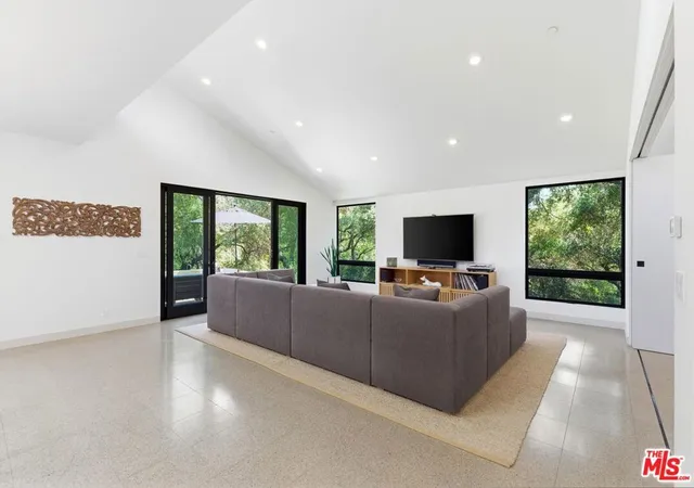 5th image of 3860 Madison Rd, La Canada Flintridge, CA 91011 | MLS# 26847099