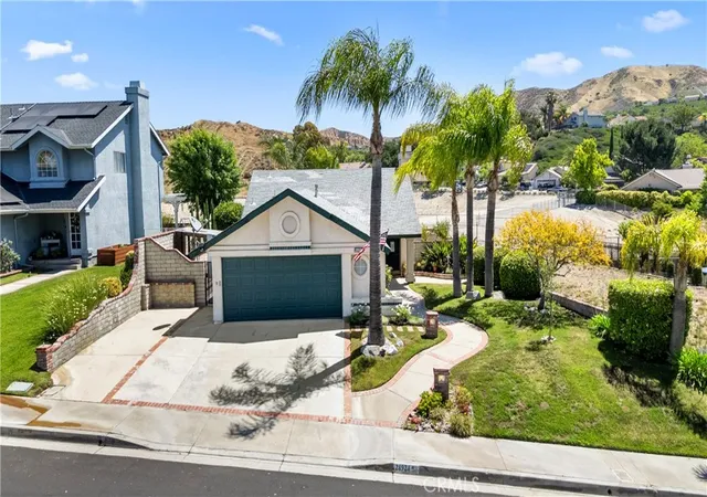 Homes for sale in Saugus, CA | 28924 Raintree Ln, Saugus, CA 91390 | MLS# SR26126050