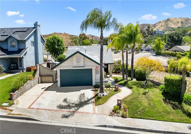 Homes for sale in Saugus, CA | 28924 Raintree Ln, Saugus, CA 91390 | MLS# SR26126050