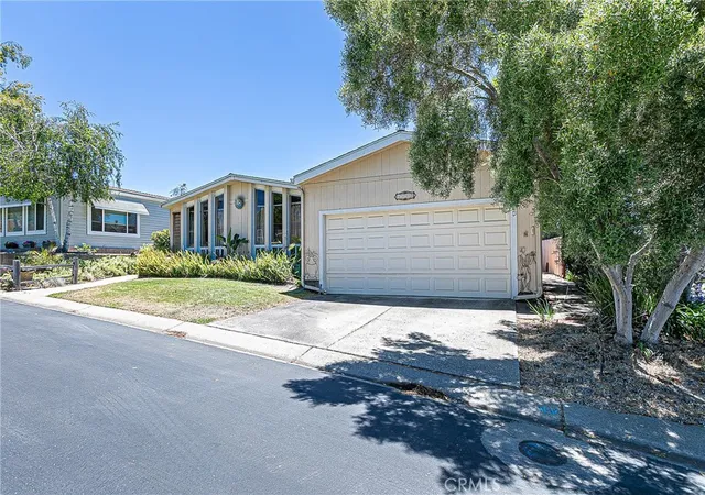 Photo 3 of Manufactured home for sale at 1112 Cardiff, Santa Maria, CA 93455 | MLS# PI26130012 | Listing updated on 2026-10-03