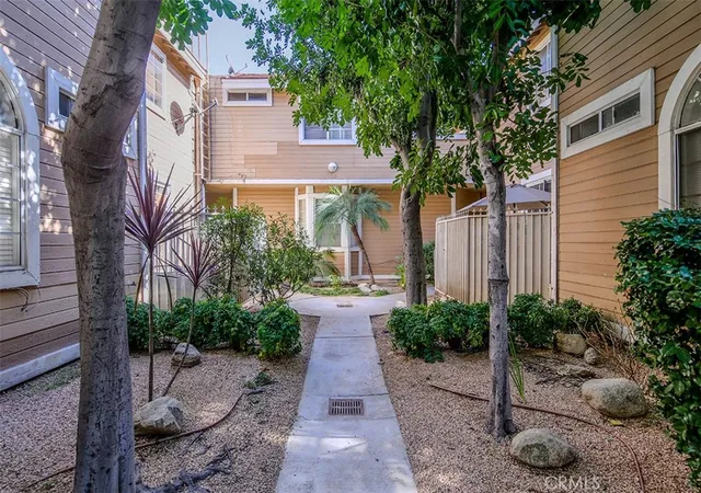 3rd image of 331 Genoa #E, Monrovia, CA 91016 | MLS# AR26129442