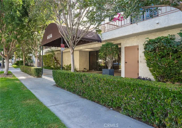 1st image of 4454 Ventura Canyon #105, Sherman Oaks, CA 91423 | MLS# SR26128398