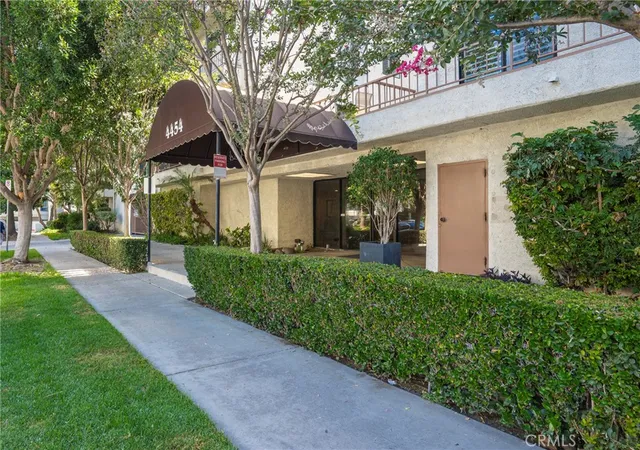 3rd image of 4454 Ventura Canyon #105, Sherman Oaks, CA 91423 | MLS# SR26128398