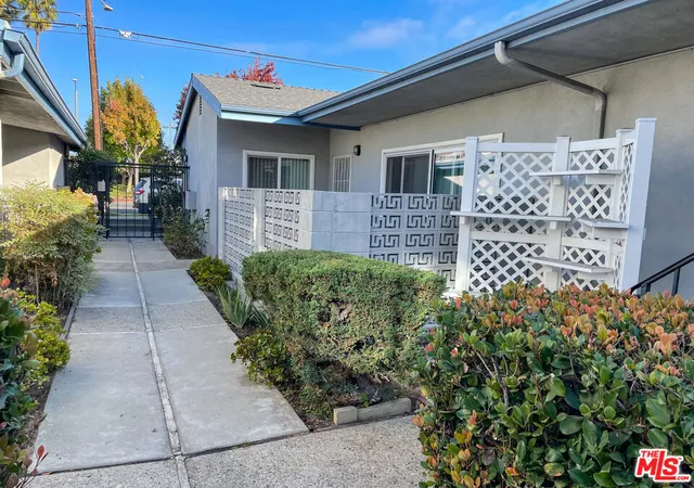 Homes for sale in Torrance, CA | 3564 Del Amo Boulevard, Torrance, CA 90503 | Houzeo