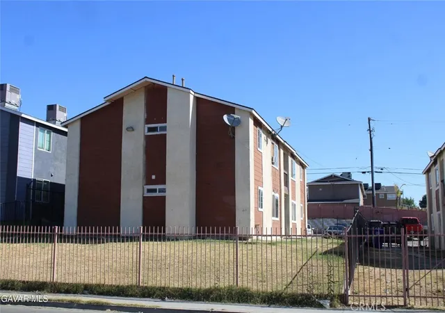 1st image of 1308 Flower, Bakersfield, CA 93305 | MLS# SR26130073