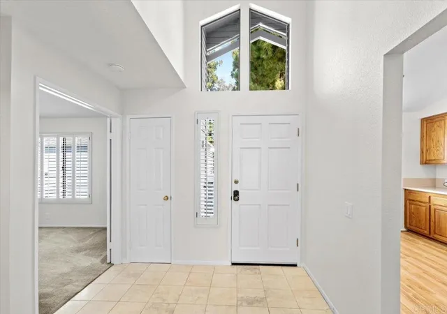 Listing Photo 5 - Condo for sale in building located at 11173 Caminito Vis Serena, San Diego, CA 92131