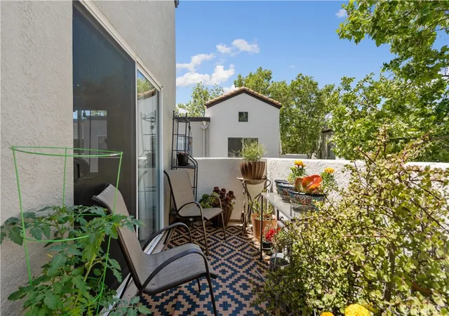 Homes for sale in Newhall, CA | 21305 Nandina Ln #201, Newhall, CA 91321 | MLS# SR26130093
