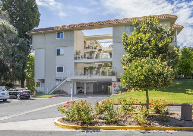 3rd image of 2400 Via Mariposa #1A, Laguna Woods, CA 92637 | MLS# OC26119266