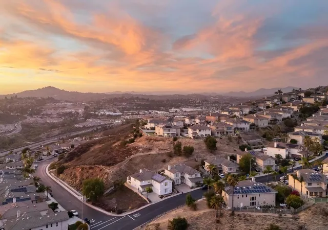 3rd image of 2002 Pointe Pkwy, Spring Valley, CA 91978 | MLS# 260014499SD