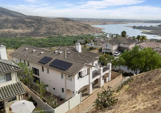 5th image of 2002 Pointe Pkwy, Spring Valley, CA 91978 | MLS# 260014499SD