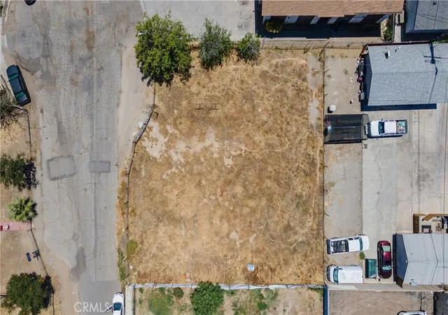 2nd image of 127 K, Bakersfield, CA 93304 | MLS# SR26130220