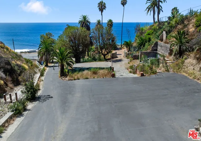 Photo 4 of Sale Pending at 19355 Pacific Coast Hwy, Malibu, CA 90265 | MLS# 26847097 | Listing updated on 2026-10-27