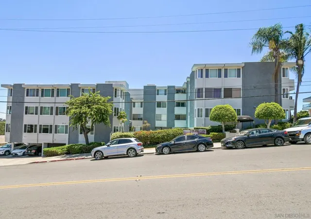 Photo 2 of Sale Pending at 1907 Robinson Ave #304, San Diego, CA 92104 | MLS# 260014510SD | Listing updated on 2026-09-30