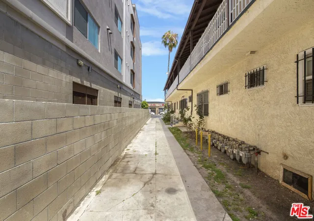 Photo 3 of Multi family home for sale at 6519 Crenshaw Blvd, Los Angeles, CA 90043 | MLS# 26847867 | Listing updated on 2026-06-23