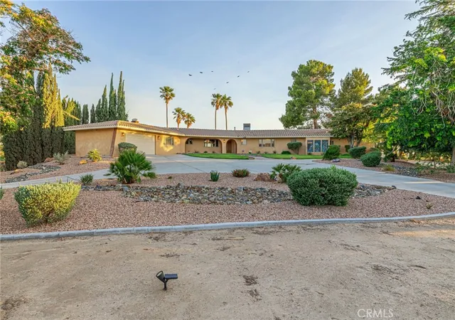 2nd image of 19459 Shasta Rd, Apple Valley, CA 92307 | MLS# HD26130398