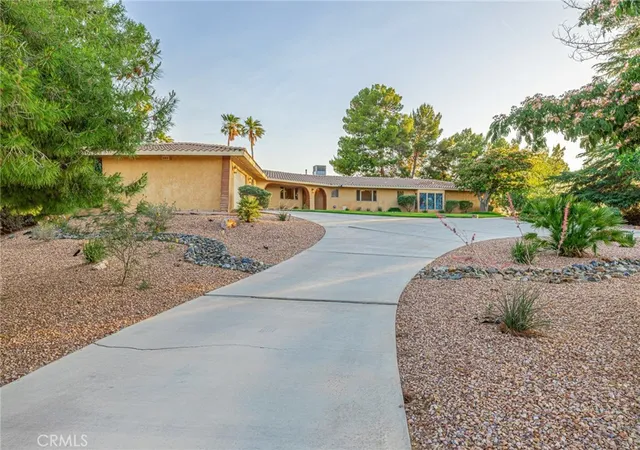 5th image of 19459 Shasta Rd, Apple Valley, CA 92307 | MLS# HD26130398