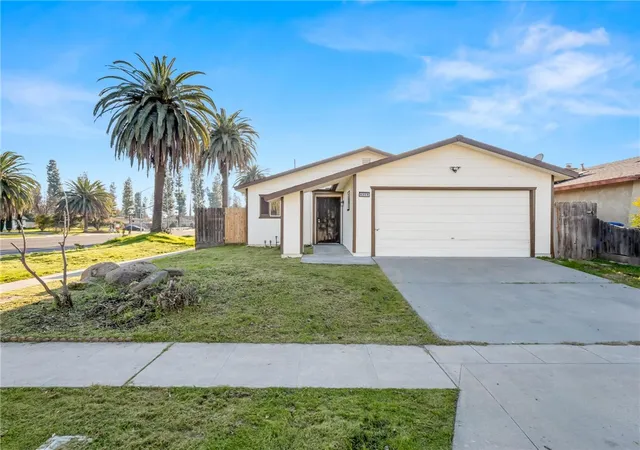 Homes for sale in Fresno, CA | 4359 W Cardiff, Fresno, CA 93722 | MLS# FR26130434