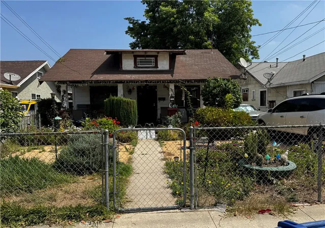 Homes for sale in Huntington Park, CA | 3625 Randolph St, Huntington Park, CA 90255 | MLS# DW26120022