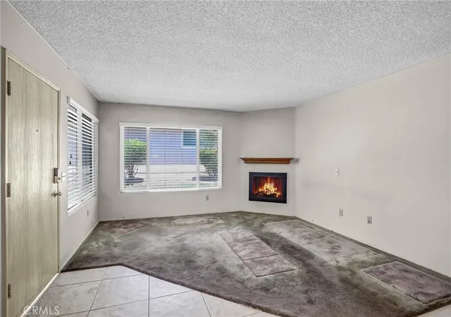 Listing Photo 4 - Condo for sale in building located at 2891 Cyn Crest, Riverside, CA 92507 - Unit #15