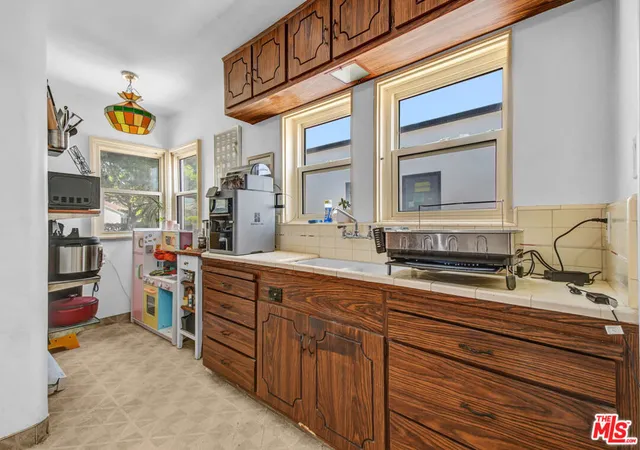Homes for sale in Santa Monica, CA | 1044 Chelsea Ave, Santa Monica, CA 90403 | MLS# 26847441