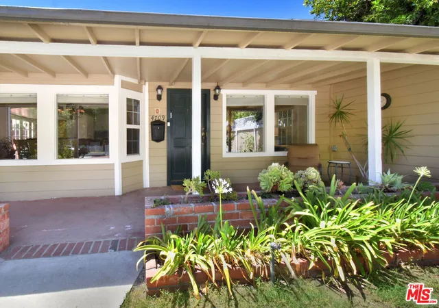 3rd image of 4709 Camellia Ave, Valley Village, CA 91602 | MLS# 26847933