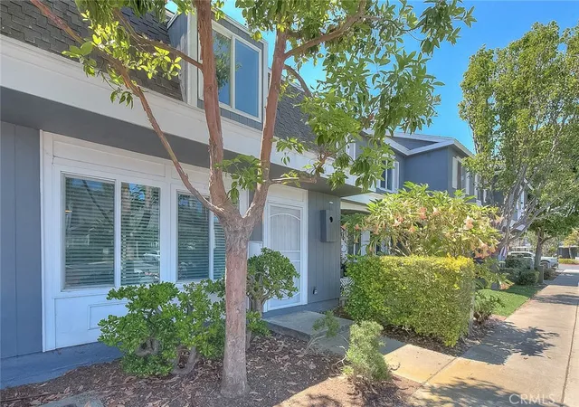 Homes for sale in Costa Mesa, CA | 164 Lexington, Costa Mesa, CA 92626 | MLS# IG26130385