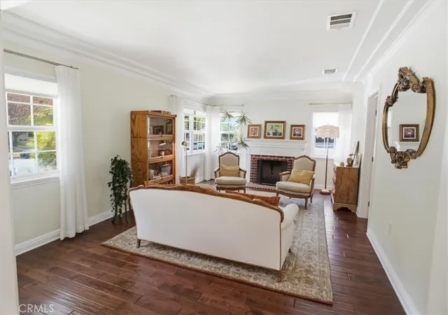 Photo 2 of Sale Pending at 2049 E Glenoaks, Glendale, CA 91206 | MLS# SR26130429 | Listing updated on 2026-10-05