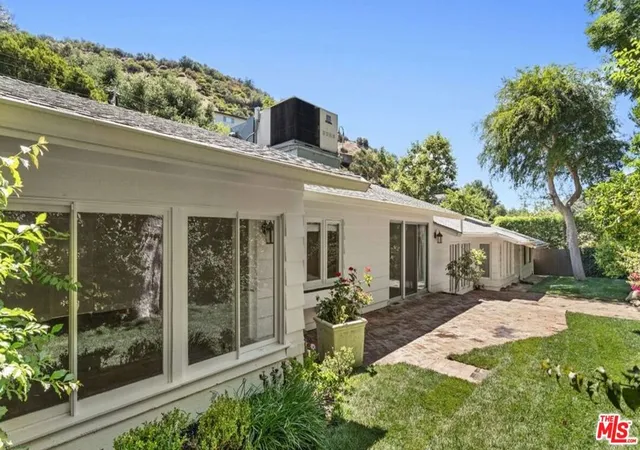 Photo 2 of Single family home for sale at 3933 Mandeville Cyn Rd, Los Angeles, CA 90049 | MLS# 26846465 | Listing updated on 2026-09-20