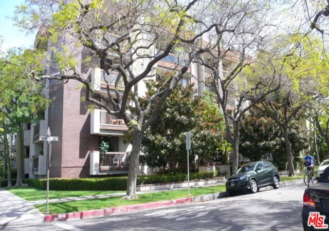 Homes for sale in Beverly Hills, CA | 324 N Palm Dr #204, Beverly Hills, CA 90210 | MLS# 26848017