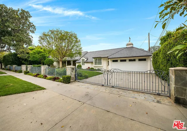 3rd image of 9921 Toluca Lake Ave, Toluca Lake, CA 91602 | MLS# 26847847