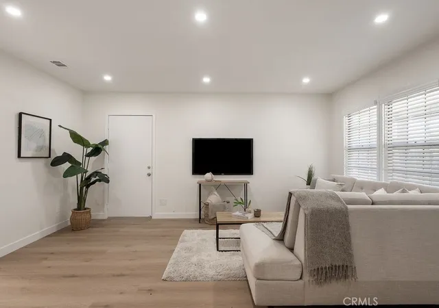 Homes for sale in Bellflower, CA | 13918 Fidler, Bellflower, CA 90706 | MLS# CV26130588