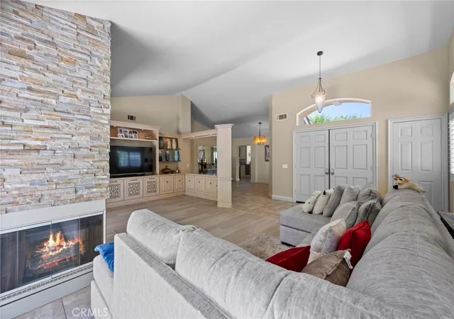 Listing Photo 4 - Condo for sale in building located at 497 Bannister Wy, Simi Valley, CA 93065 - Unit #B