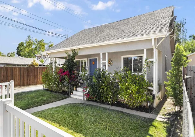 3rd image of 2776 Santa Clara Wy, Sacramento, CA 95817 | MLS# NDP2605772