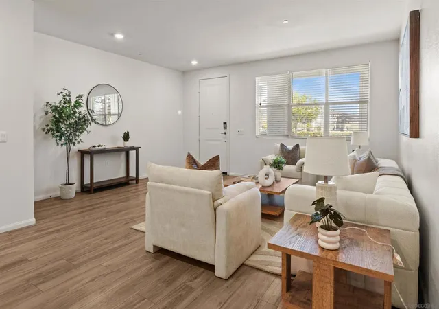 Listing Photo 4 - Condo for sale in building located at 2054 Luzon, Chula Vista, CA 91915 - Unit #4