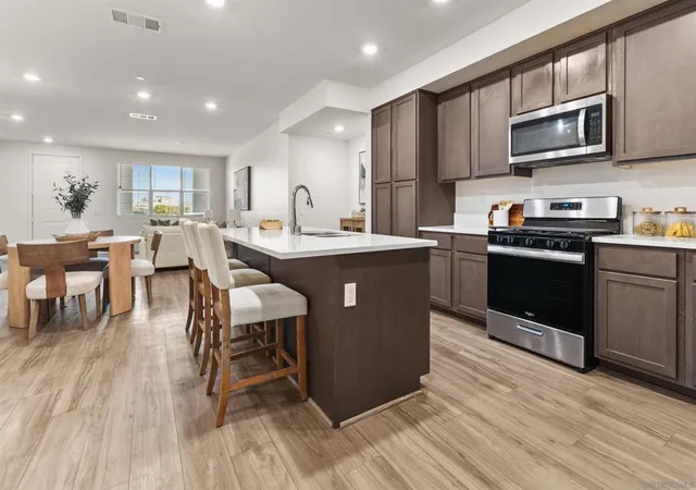 Listing Photo 5 - Condo for sale in building located at 2054 Luzon, Chula Vista, CA 91915 - Unit #4