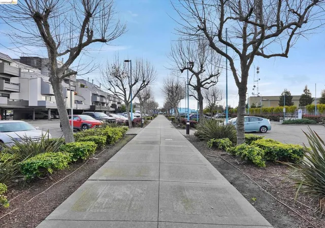 Homes for sale in Oakland, CA | 5 Embarcadero West #322, Oakland, CA 94607 | MLS# 41138454