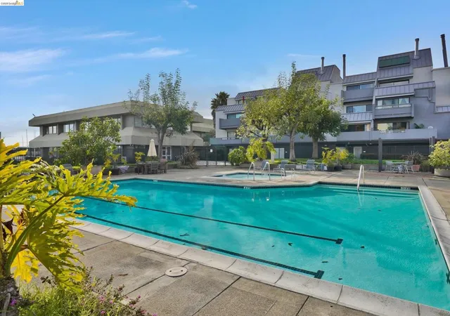 Homes for sale in Oakland, CA | 5 Embarcadero West #322, Oakland, CA 94607 | MLS# 41138454