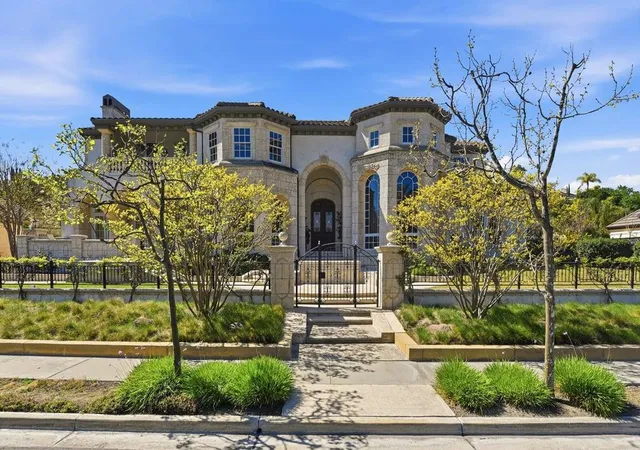 3rd image of 5471 Country Club Pkwy, San Jose, CA 95138 | MLS# ML82051151