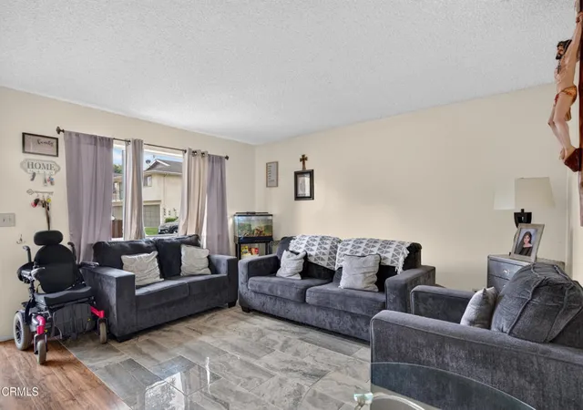 4th image of 711 Halyard St, Port Hueneme, CA 93041 | MLS# V1-37026
