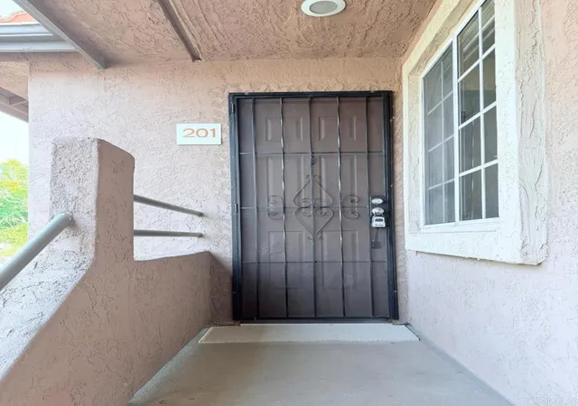 4th image of 705 Paso De Luz, Chula Vista, CA 91911